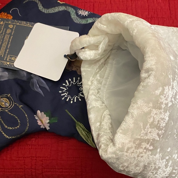 Pottery Barn Wizarding World Harry Potter Herbology Stocking with Owl Design NWT - Picture 12 of 14